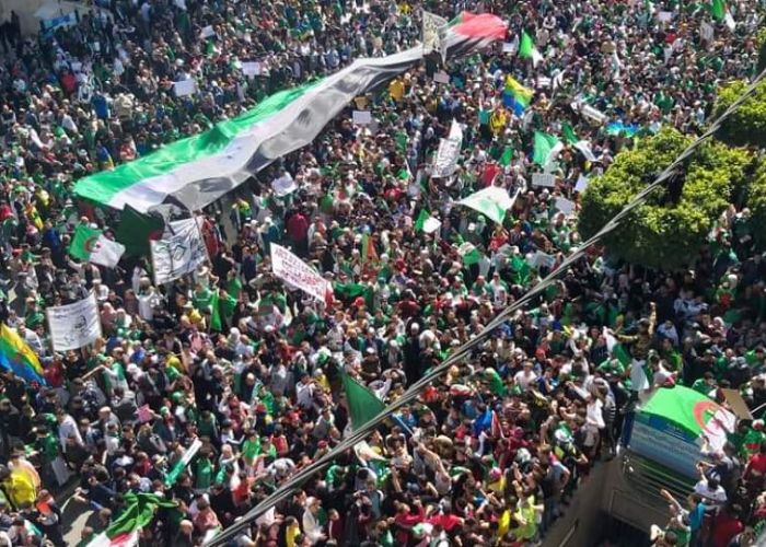 Cezayir’de ilk raund devrimin: Buteflika defoldu gitti! Cezayir’de ilk raund devrimin: Buteflika defoldu gitti!