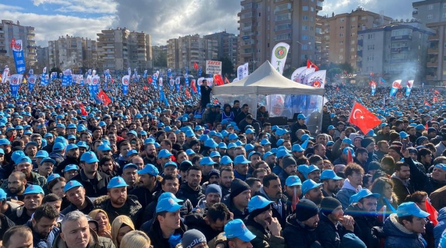 Bursa'da metal işçileri alana sığmadı Bursa'da metal işçileri alana sığmadı
