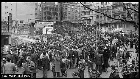26. yıldönümünde Gazi katliamı: “Kahrolsun ırkçılık ve mezhepçilik! Yaşasın işçilerin birliği, halkların kardeşliği!” 26. yıldönümünde Gazi katliamı: “Kahrolsun ırkçılık ve mezhepçilik! Yaşasın işçilerin birliği, halkların kardeşliği!”
