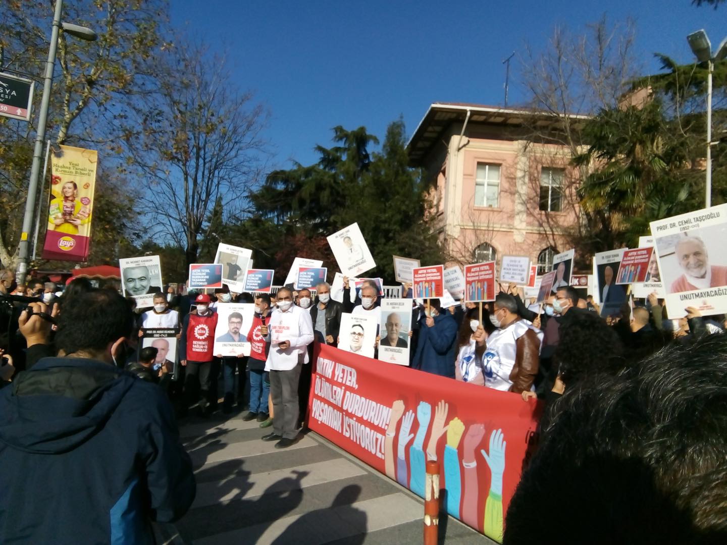 İstanbul Sağlık Emek ve Meslek Örgütleri: Ölümleri durdurun, yaşamak istiyoruz! İstanbul Sağlık Emek ve Meslek Örgütleri: Ölümleri durdurun, yaşamak istiyoruz!