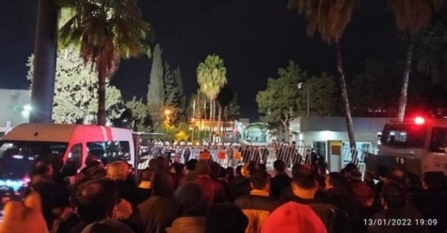 Sermayenin istibdadına karşı Çimsataş işçilerinin yanındayız! Sermayenin istibdadına karşı Çimsataş işçilerinin yanındayız!