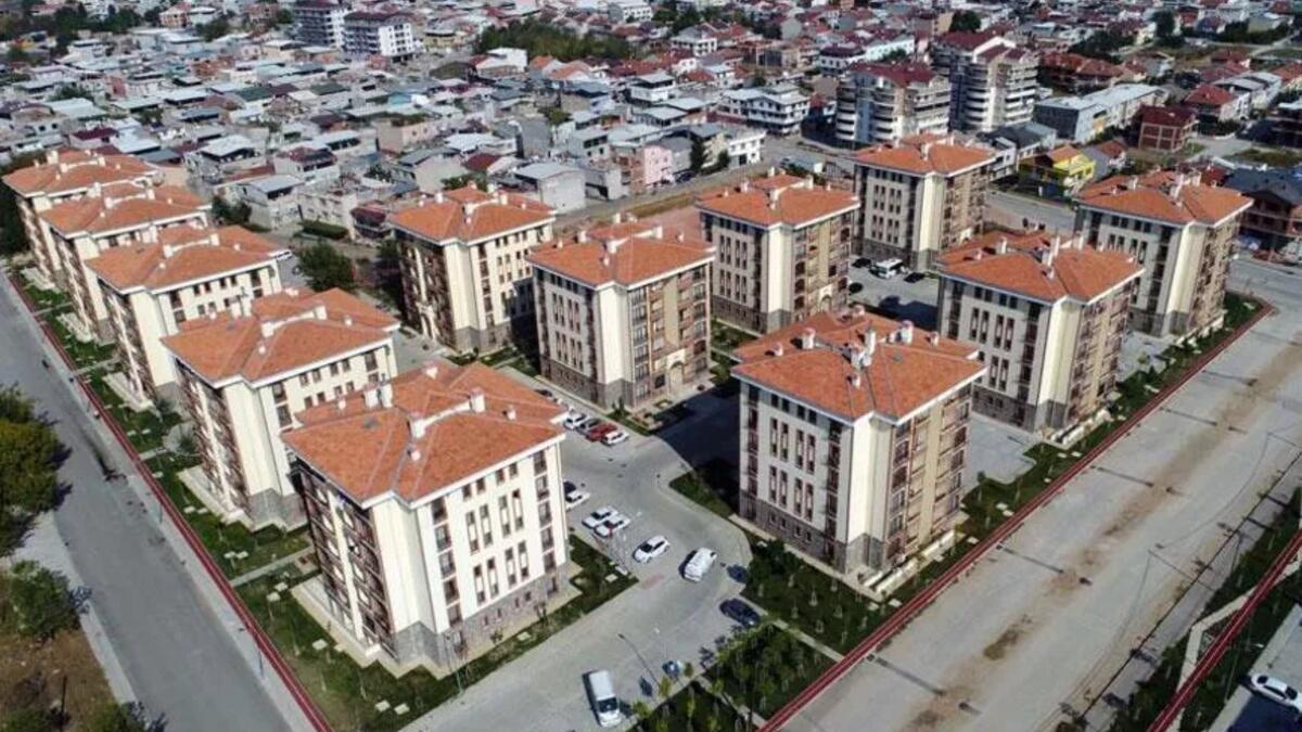 Emlak zenginlerinin ve müteahhitlerin konut stoku kamulaştırılsın! Herkese sağlıklı ve güvenli konut! Evler oturanların!