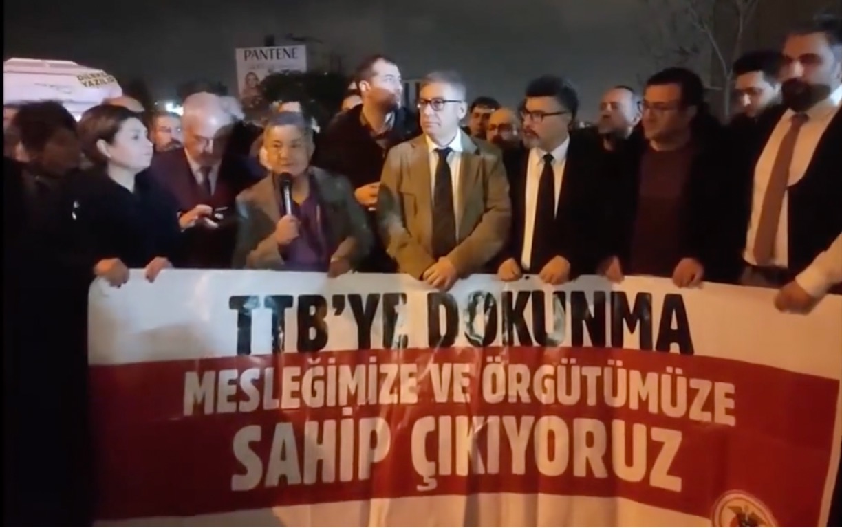 Darbeye karşı TTB’nin yanındayız! Darbeye karşı TTB’nin yanındayız!