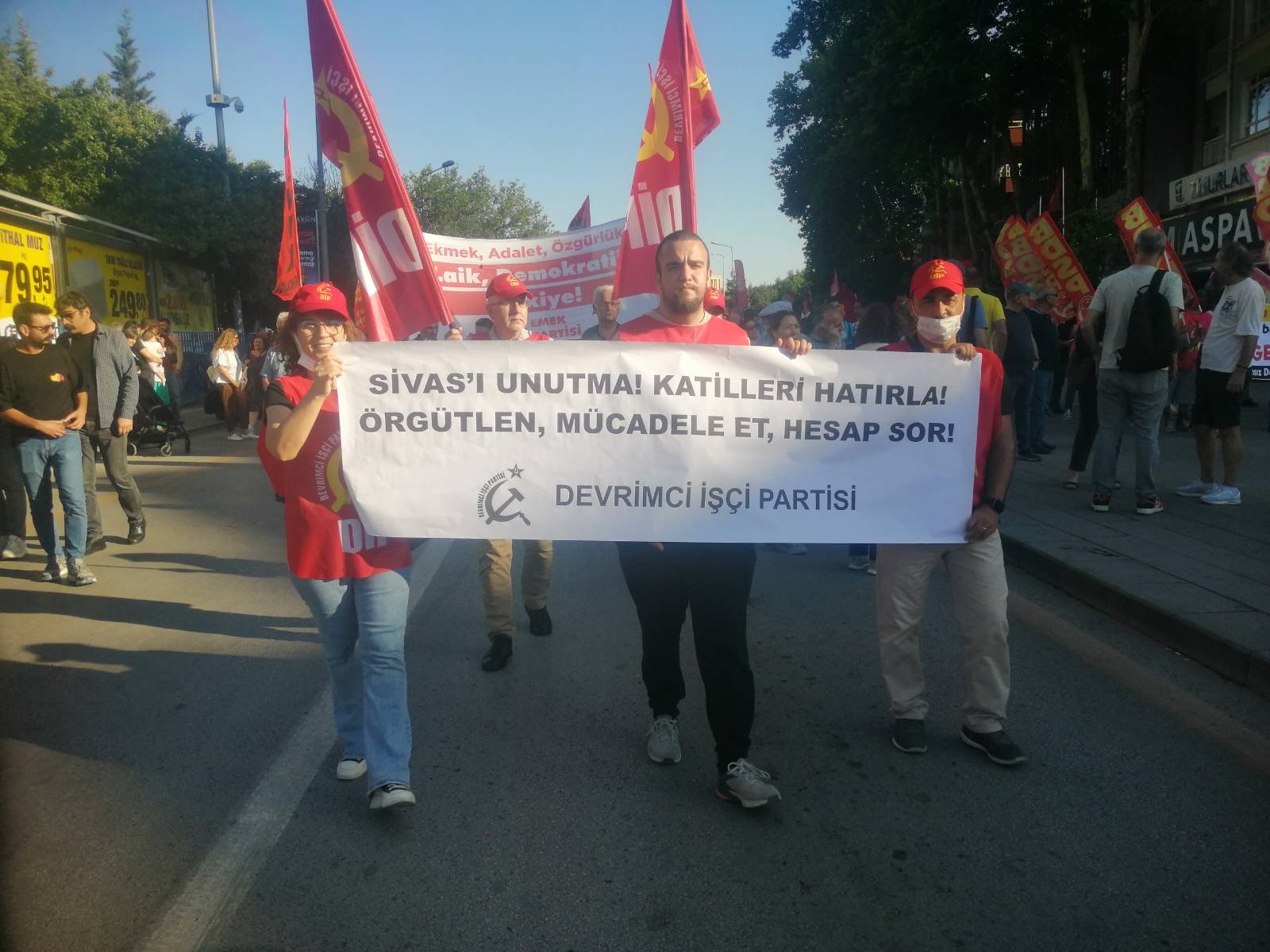 Sivas katliamı: unutma, hatırla, örgütlen, mücadele et!