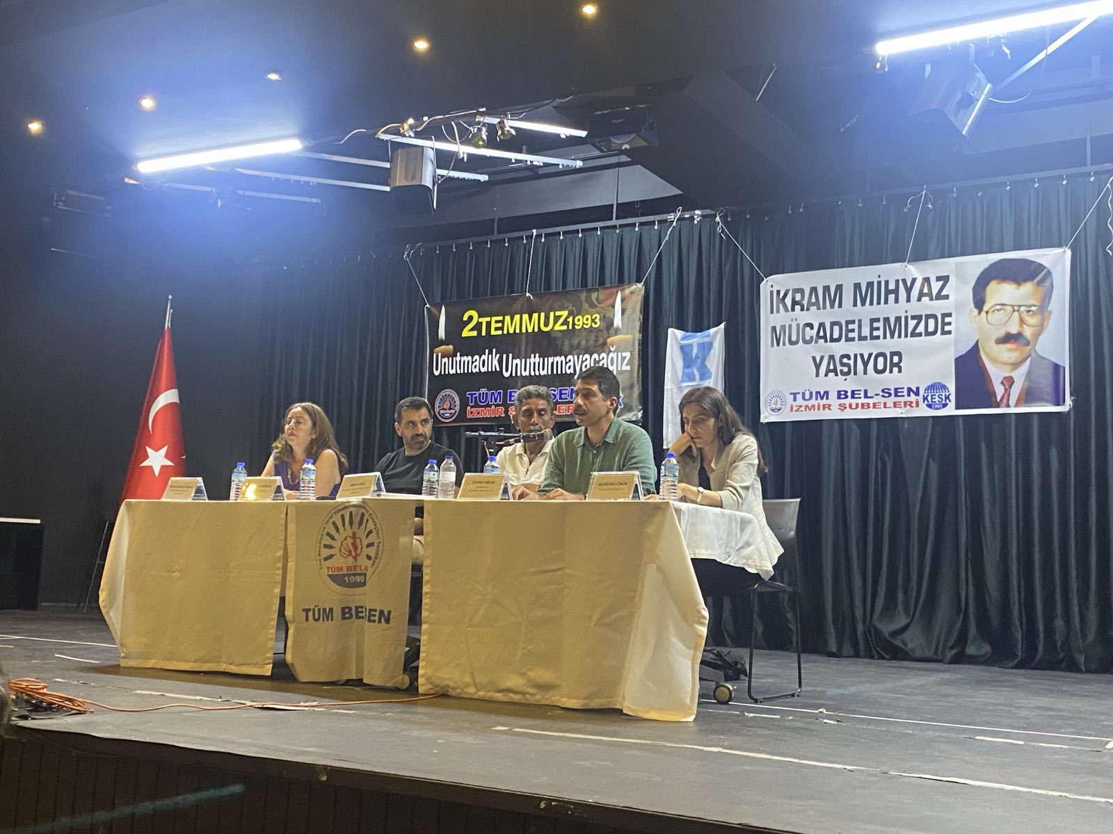 İzmir’de “Kayyımlara karşı emekçiler ne yapmalı?”