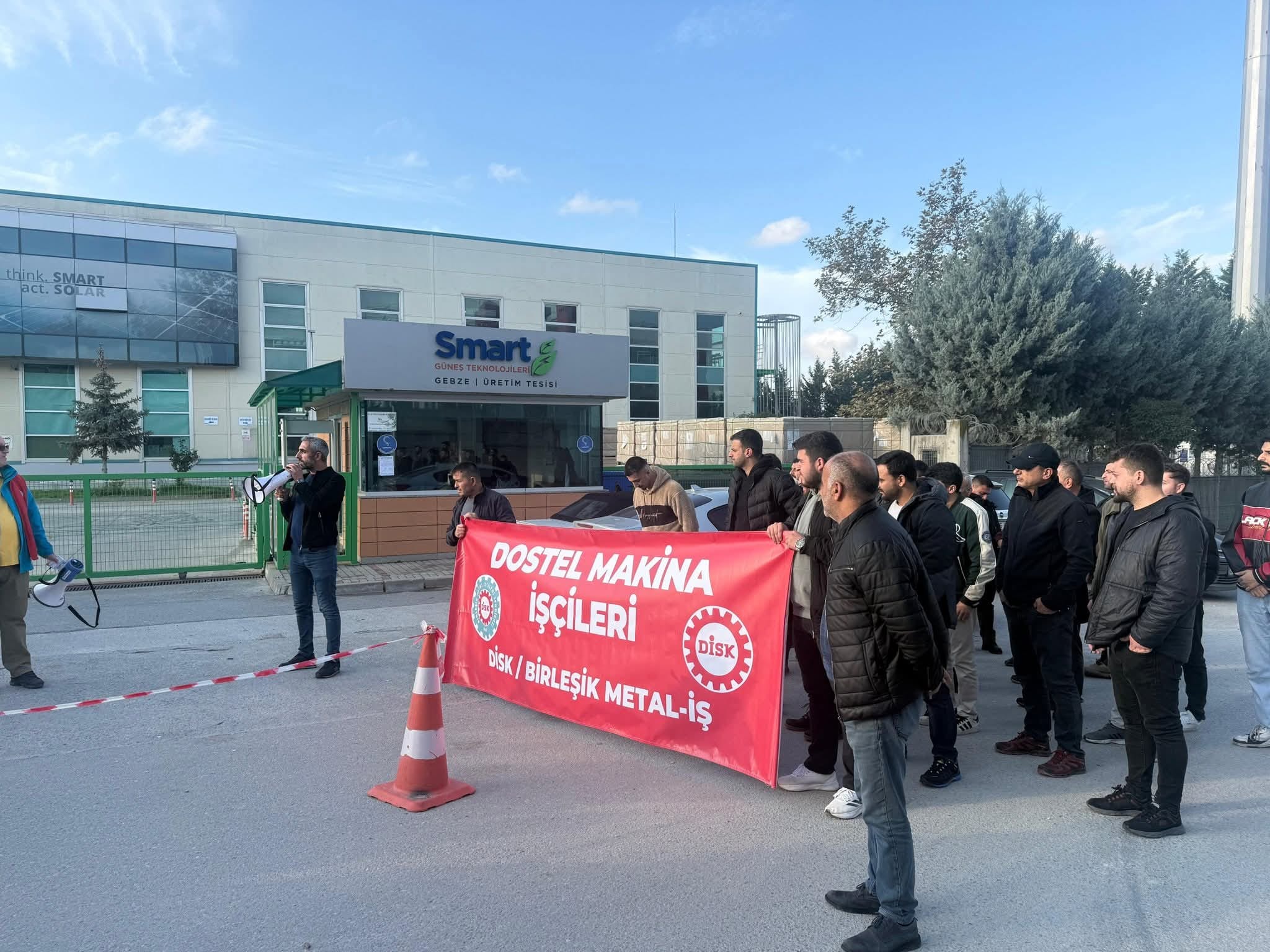 Dilovası Dostel’den bir metal işçisi: Smart Solar grevini kazanacağız, MESS’in oyunlarını bozacağız!