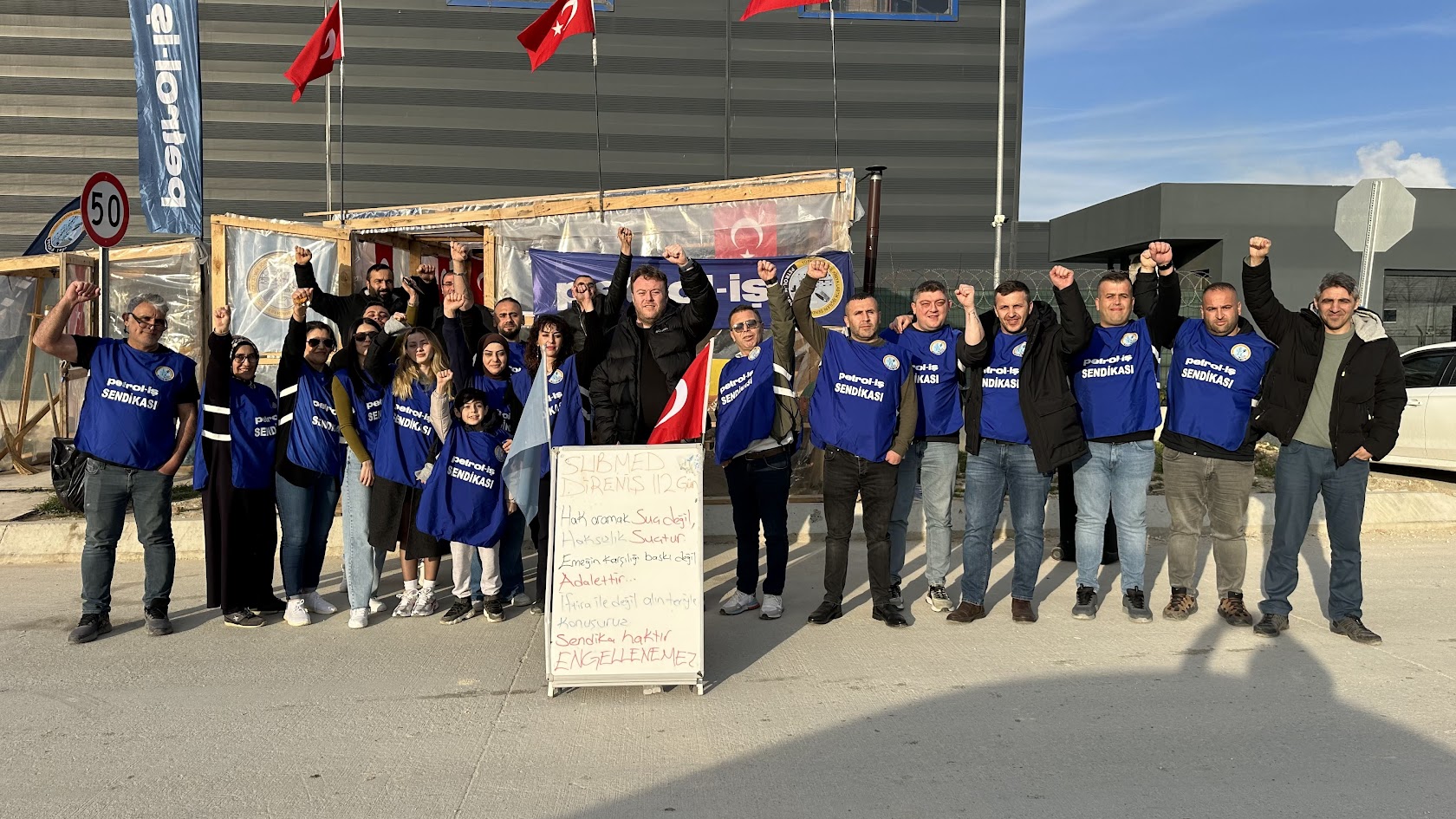 SubMed işçileri yılmıyor: Baskılar direnişi kıramaz!