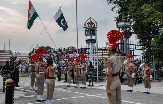 Hindistan ve Pakistan arasında kısa süreli Keşmir savaşı 