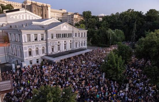 Ukrayna’da Zelenskiy’e karşı yolsuzluk protestoları