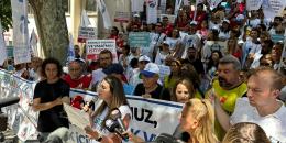 Sağlık emekçileri toplu sözleşme görüşmelerinde haklarını alabilmek için iş bıraktı