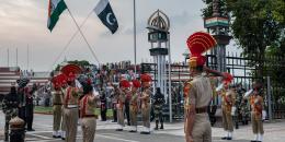 Hindistan ve Pakistan arasında kısa süreli Keşmir savaşı 