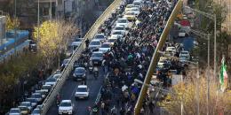 İran halkı ekmek ve hürriyet için ayakta