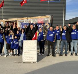 SubMed işçileri yılmıyor: Baskılar direnişi kıramaz!