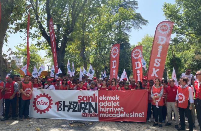 DİSK’in Ankara’ya taşınması kadar kötü olan şey bu kararın tartışılmasının ve eleştirilmesinin engellenmesidir