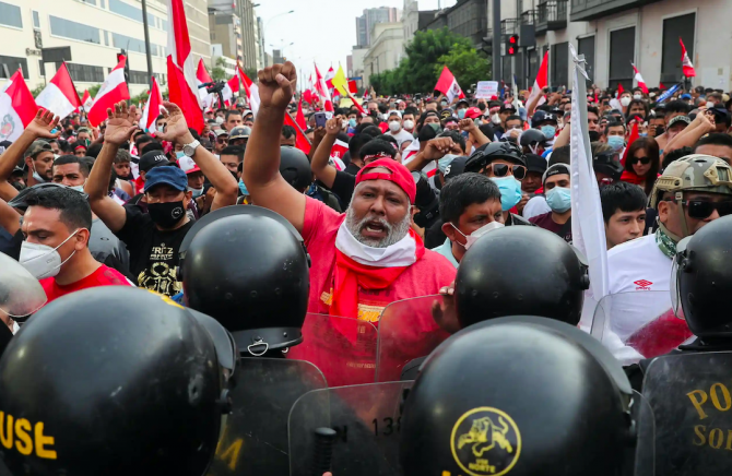 Peru’da gençliğin isyanı, işçilerin grevi ile buluşuyor