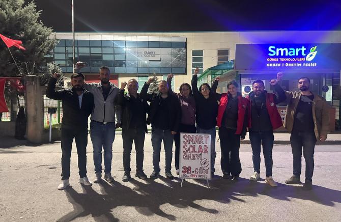 Smart Solar grevinden bir işçi kadın: Yaşasın Smart işçisinin emek ve ekmek kavgası! 