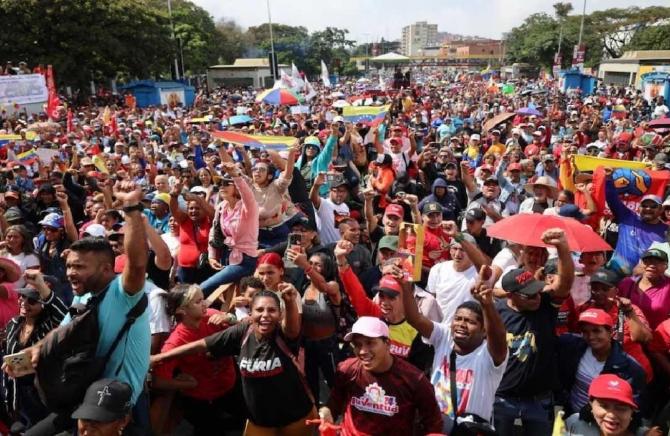 Geçiş mi, boyun eğme mi?