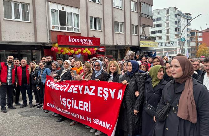 Yüzde doksanı kadın işçilerden oluşan bir fabrika olarak işçi sınıfımıza; neredeyse yirmi yıl sefil koşullarda çalıştırılmış emekçi kadınların, sendikalı olduktan ve üç toplu sözleşme dönemi geçirdikten sonra insanca çalışma koşullarına nasıl ulaşabildiğini gösterdiğimiz emsal bir sözleşmeye hazırlanıyoruz. Yolumuz açık olsun! Yaşasın örgütlü mücadelemiz!