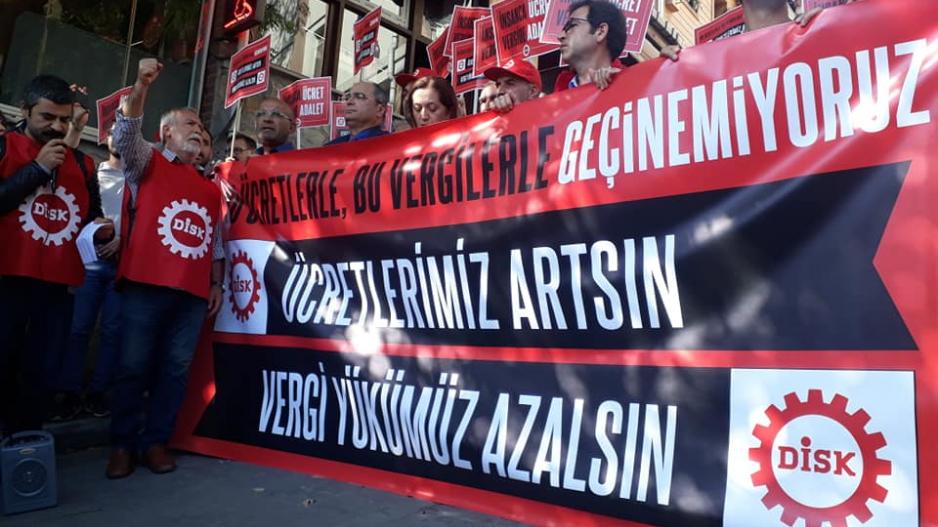 DİSK’ten İstanbul’da basın açıklaması: Ücretlerimiz artsın, vergi yükümüz azalsın!