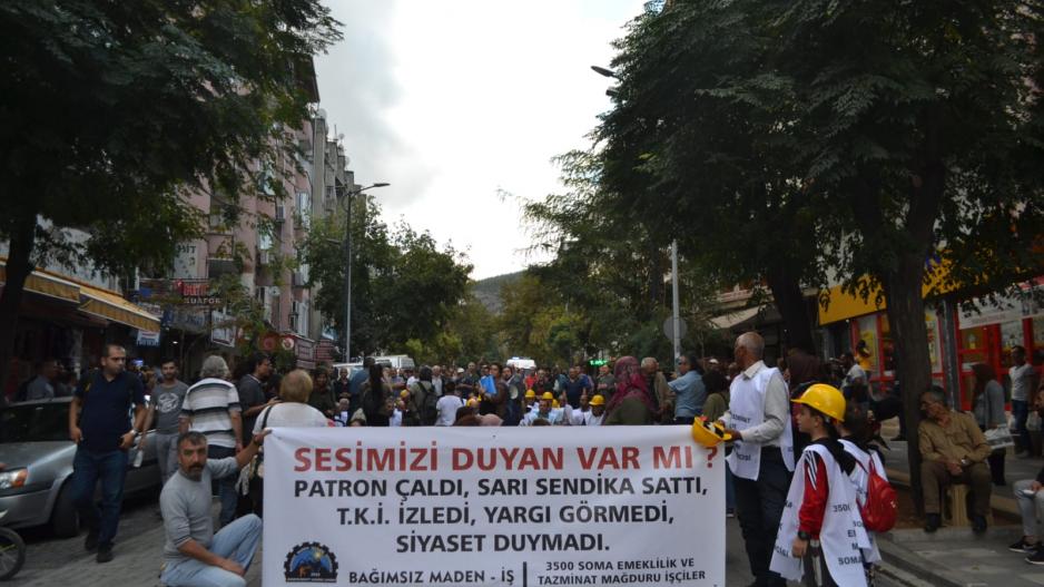 Soma'da tazminatı ödenmeyen madencilerin 10 gün sürecek Ankara yürüyüşü başladı