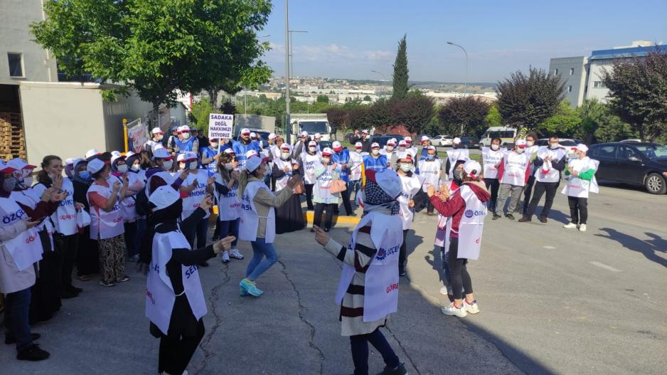 Bursa Mastaş’ta işçiler hakları ve onurları için mücadele ediyor Bursa Mastaş’ta işçiler hakları ve onurları için mücadele ediyor
