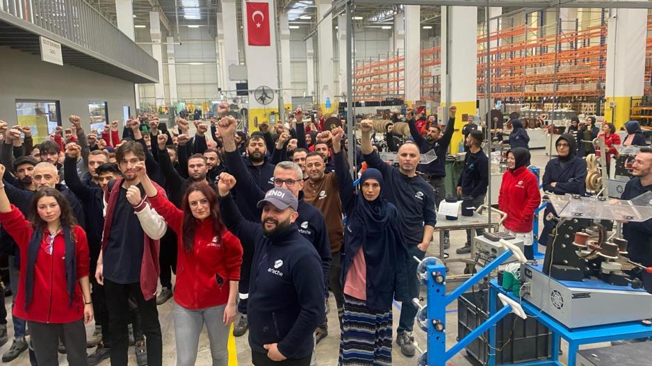 Örgütlü mücadeleyi seçenler kazandı: Esitaş Elektrik ve Portakal Plastik’te mücadeleler kazanımla sona erdi